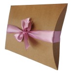 Bardzo ładne PUDEŁKO PODUCHA 25x23x5 cm - naturalne ze wstążką