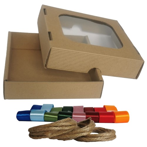 13x13 pudełko z okienkiem wstążka sznurek