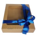 pudełko 30x35 z granatową wstążką
