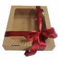 pudełko 30x35 z wiśniową wstążką