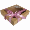 pudełko 30x35 z różową wstążką