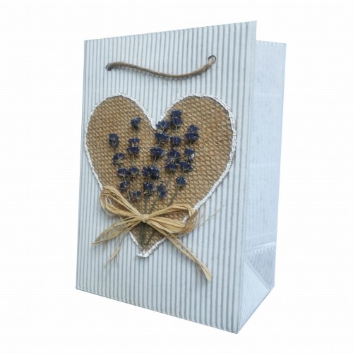 Mała torebka tekturowa z dekoracją handmade z suszonych kwiatów lawendy